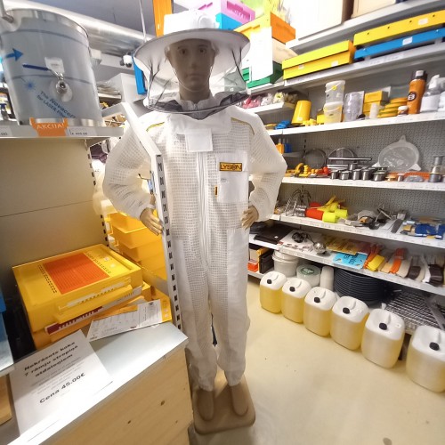 Beekeeping suit made of open-weave fabric with hat