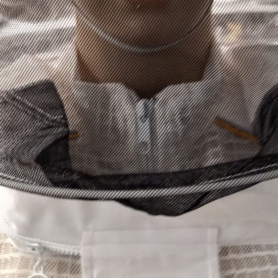 Beekeeping suit made of open-weave fabric with hat